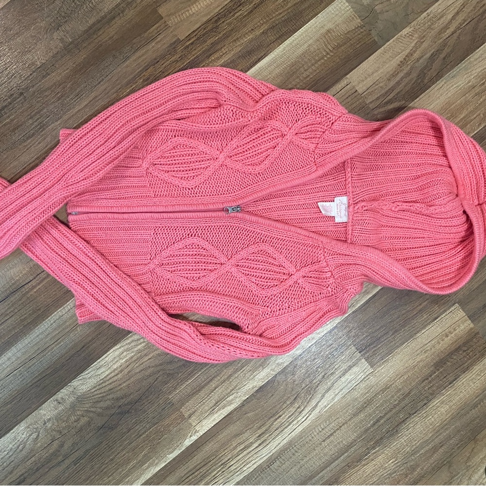 Cropped early y2k sweater